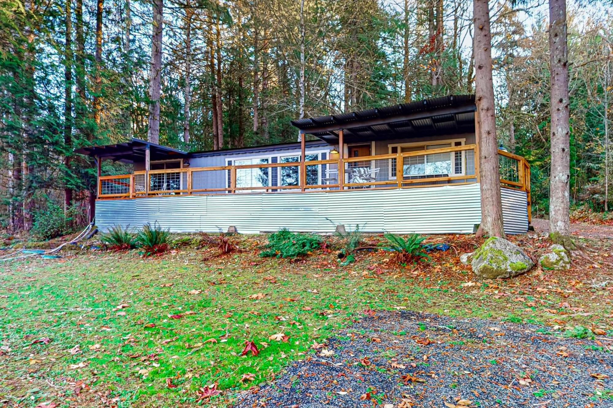 Watersview Tree House Villa Shelton Exterior photo