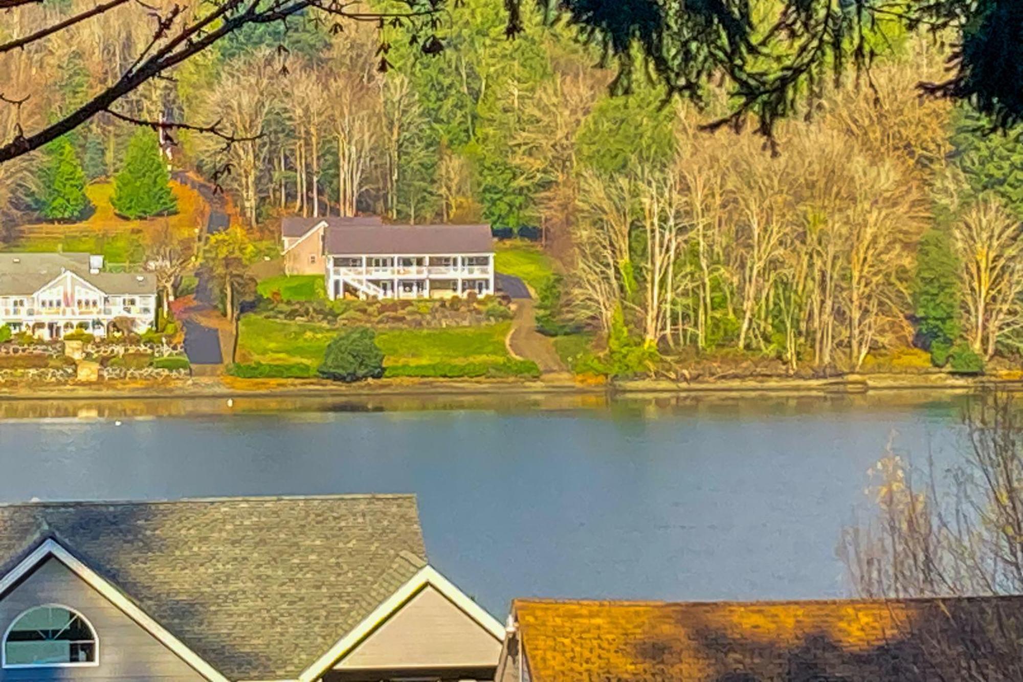 Watersview Tree House Villa Shelton Exterior photo